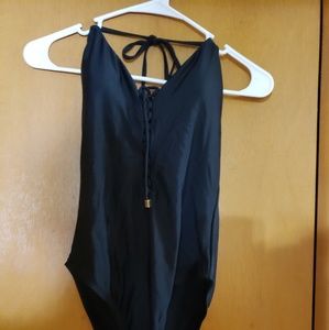 One piece swumsuit